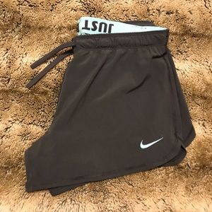 Nike Shorts 💸💸 ACCEPTING OFFERS💸💸